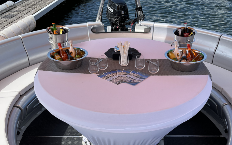 Motorboot USO-Identifizierbares Schwimmobjekt, Spaß im Kreis, einzigartig auf der Ostsee, für bis zu 10 Personen Bild 2