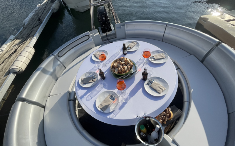 Motorboot USO-Identifizierbares Schwimmobjekt, Spaß im Kreis, einzigartig auf der Ostsee, für bis zu 10 Personen Bild 11