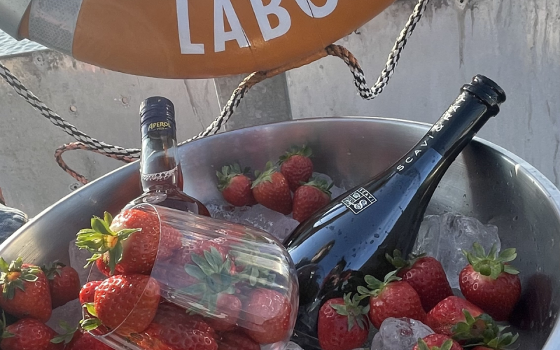 Motorboot USO-Identifizierbares Schwimmobjekt, Spaß im Kreis, einzigartig auf der Ostsee, für bis zu 10 Personen Bild 12