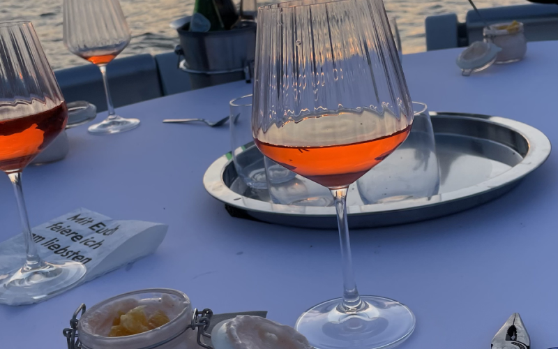 Motorboot USO-Identifizierbares Schwimmobjekt, Spaß im Kreis, einzigartig auf der Ostsee, für bis zu 10 Personen Bild 15