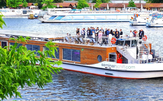 Yacht Orca Ten Broke Bild 1