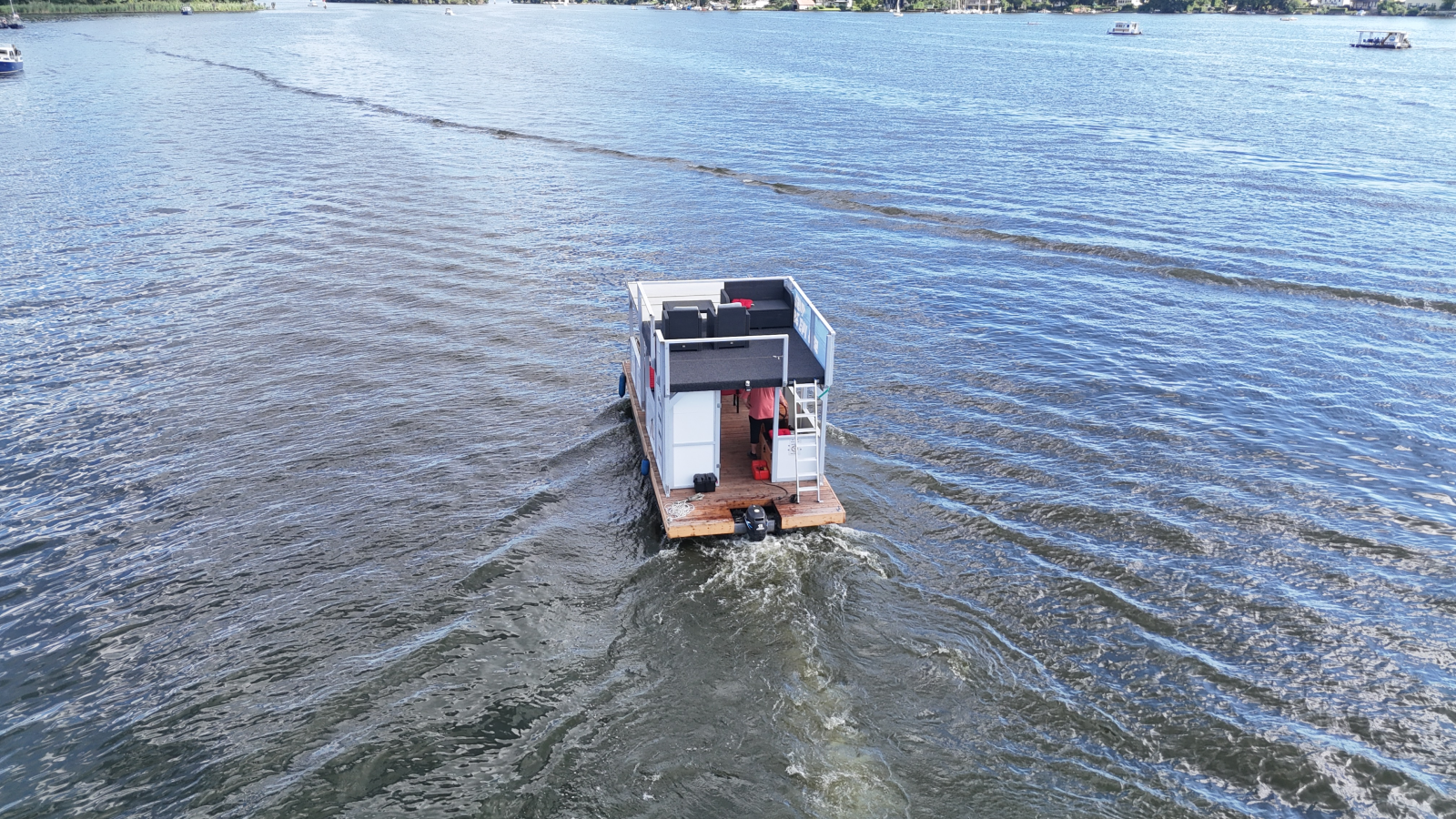 Floss Floß mieten in Berlin – Rumtreiber Partyfloß für bis zu 12 Personen Bild 5