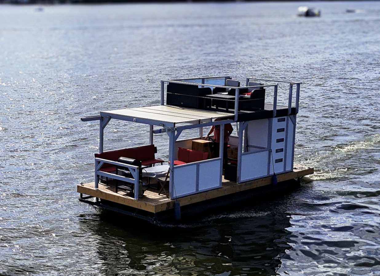 Floss Floß mieten in Berlin – Rumtreiber Partyfloß für bis zu 12 Personen Bild 13