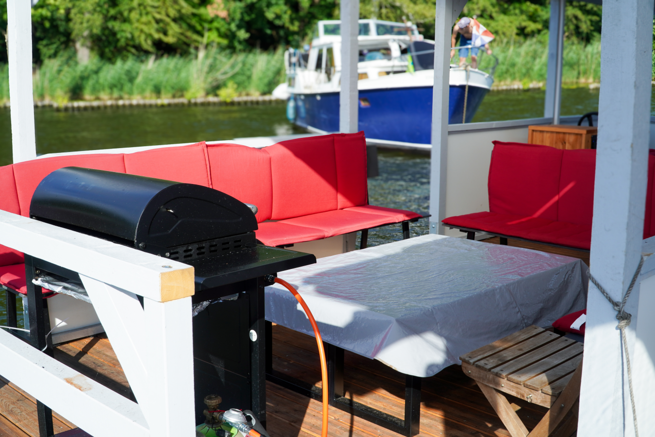 Floss Floß mieten in Berlin – Rumtreiber Partyfloß für bis zu 12 Personen Bild 14