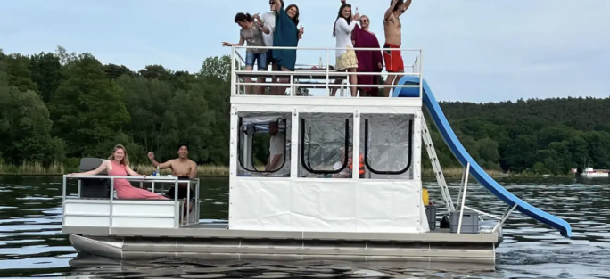 Floss Eventfloss 12 Personen Führerscheinfrei Berlin Spandau mieten