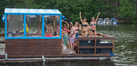 Floss Grill und Badefloß ?Blue Pearl? 15 pers. führerscheinfrei mieten