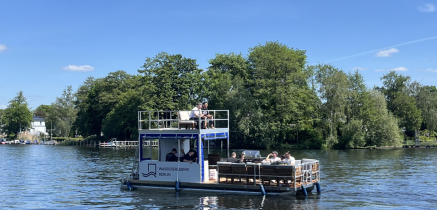 Floss IsLa I - Grillboot  - Eventboot - auf dem Tegeler See - bis zu 14 Personen - Wassererlebnis-Berlin mieten