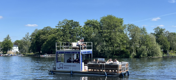 Floss IsLa I - Grillboot  - Eventboot - auf dem Tegeler See - bis zu 14 Personen - Wassererlebnis-Berlin mieten