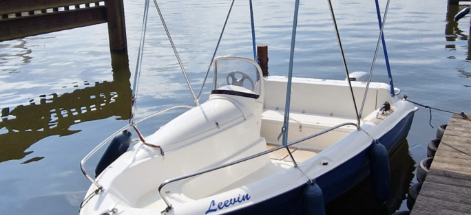 Motorboot Motorboot Leevin 15PS führerscheinfrei mieten