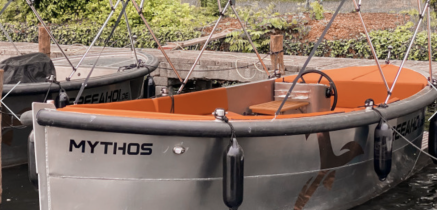 Motorboot MYTHOS - Führerscheinfrei ? 8 Personen ? Elektroboot mieten