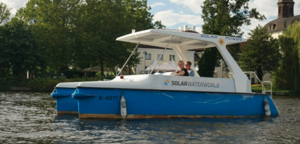 Motorboot SunCat 21 bis zu 8 Personen Solarboot mieten