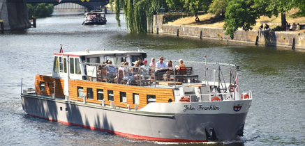 Yacht Ausflugs- und Eventschiff John Franklin mieten