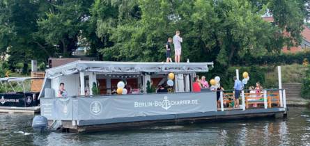 mietboote Bootscharter Floß mieten Berlin
