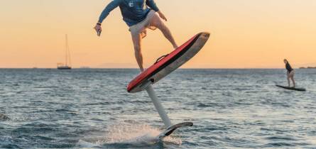 E-Foilen auf dem Wasser