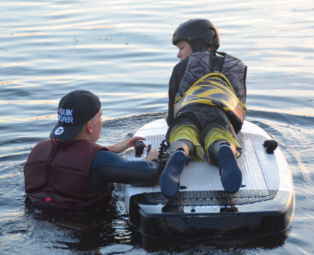 eFoil - Einsteigerkurs - Bootsverleih in Berlin Tegel Bild 1