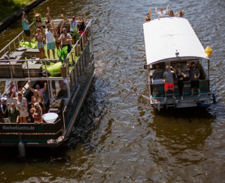 Partyboote Vergleich 12 bis 50 Personen Bild 1