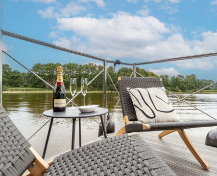 Warum ist ein Hausboot Müritz die ideale Wahl für Paare?