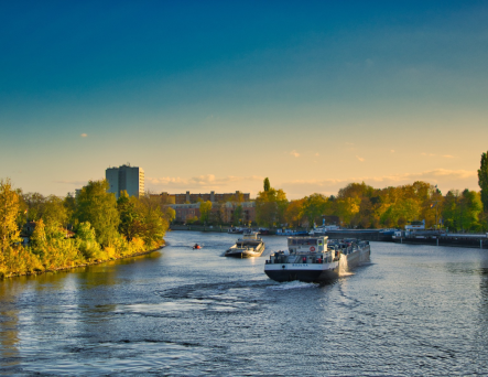 Entdecke Berlin vom Wasser aus: Perfekter Bootsverleih für dein Abenteuer