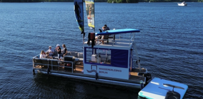 Floß mieten in Berlin: Boote für heiße Tage auf den schönsten Seen